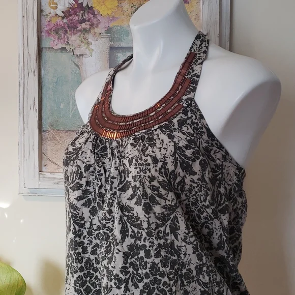 Elle Tank - Picture 3 of 5